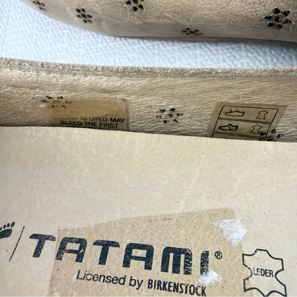 Tatami by Birkenstock Floral Detail Leather Flats - Picture 5 of 10